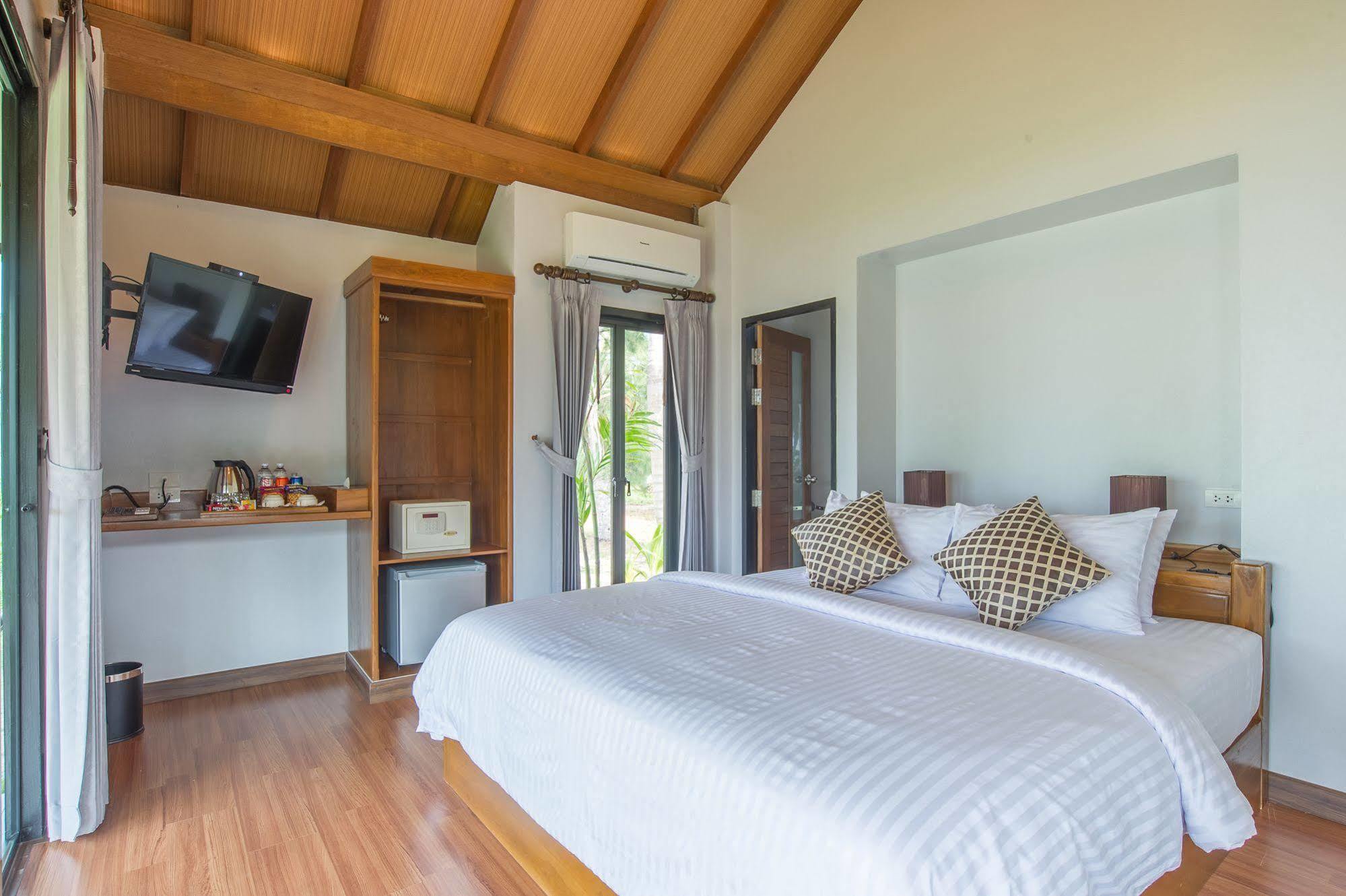 Medee Resort Ko Kut Dış mekan fotoğraf